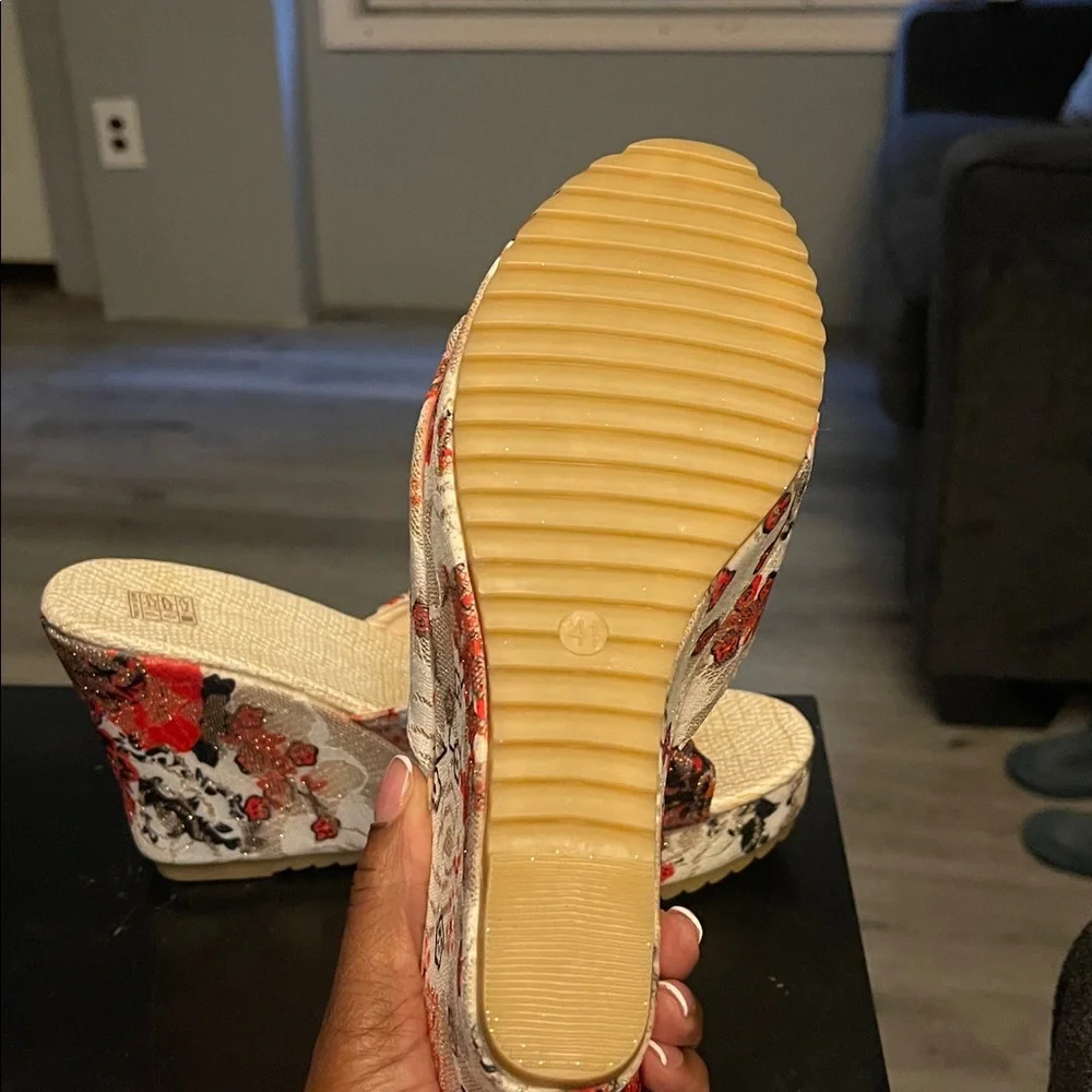 Floral Woven Slide Sandals - Picture 4 of 4